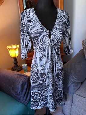Black & White Paisley Tie-Front Chemise